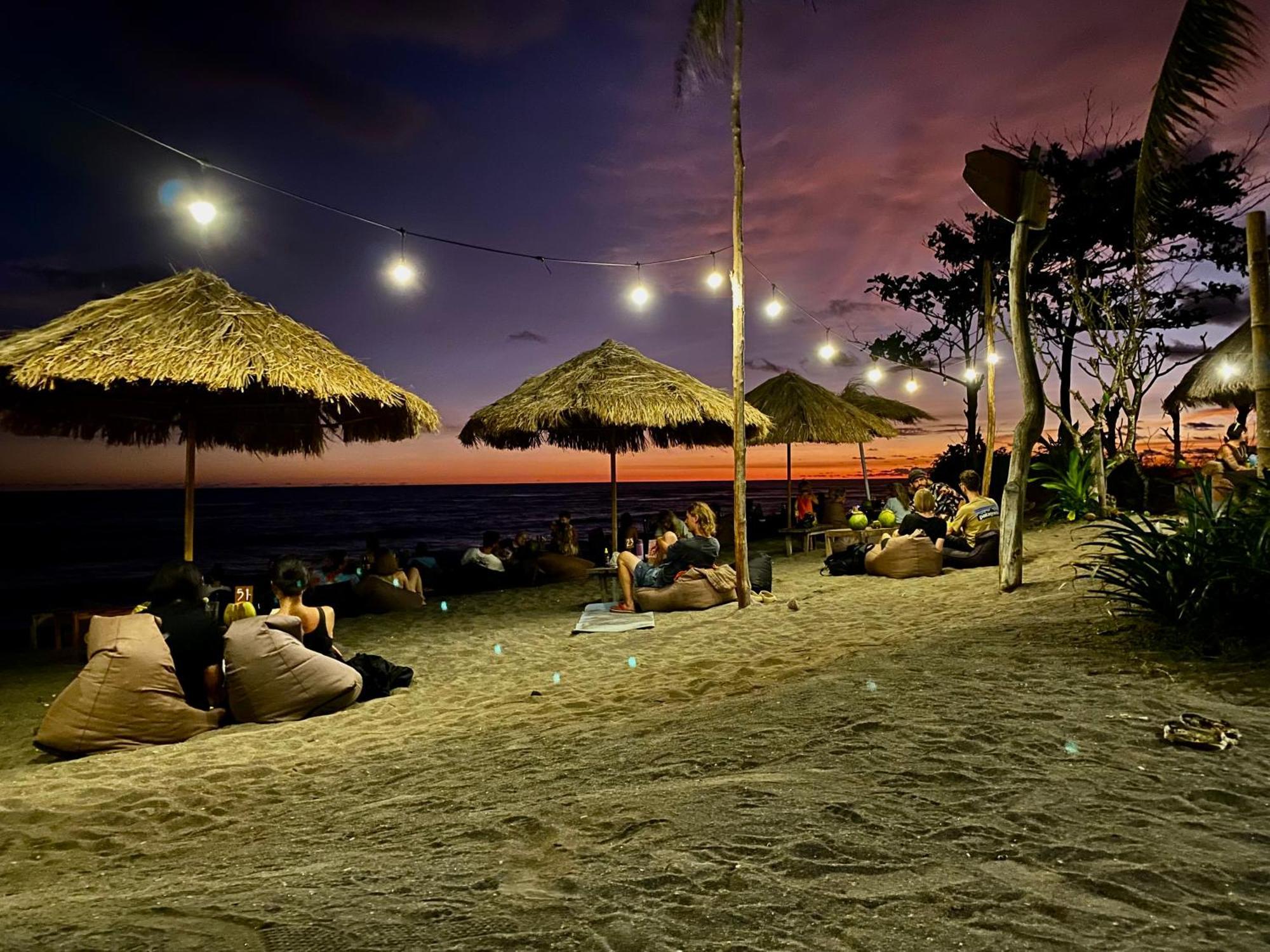 Hotel Uma Pantai Seseh à Canggu Extérieur photo