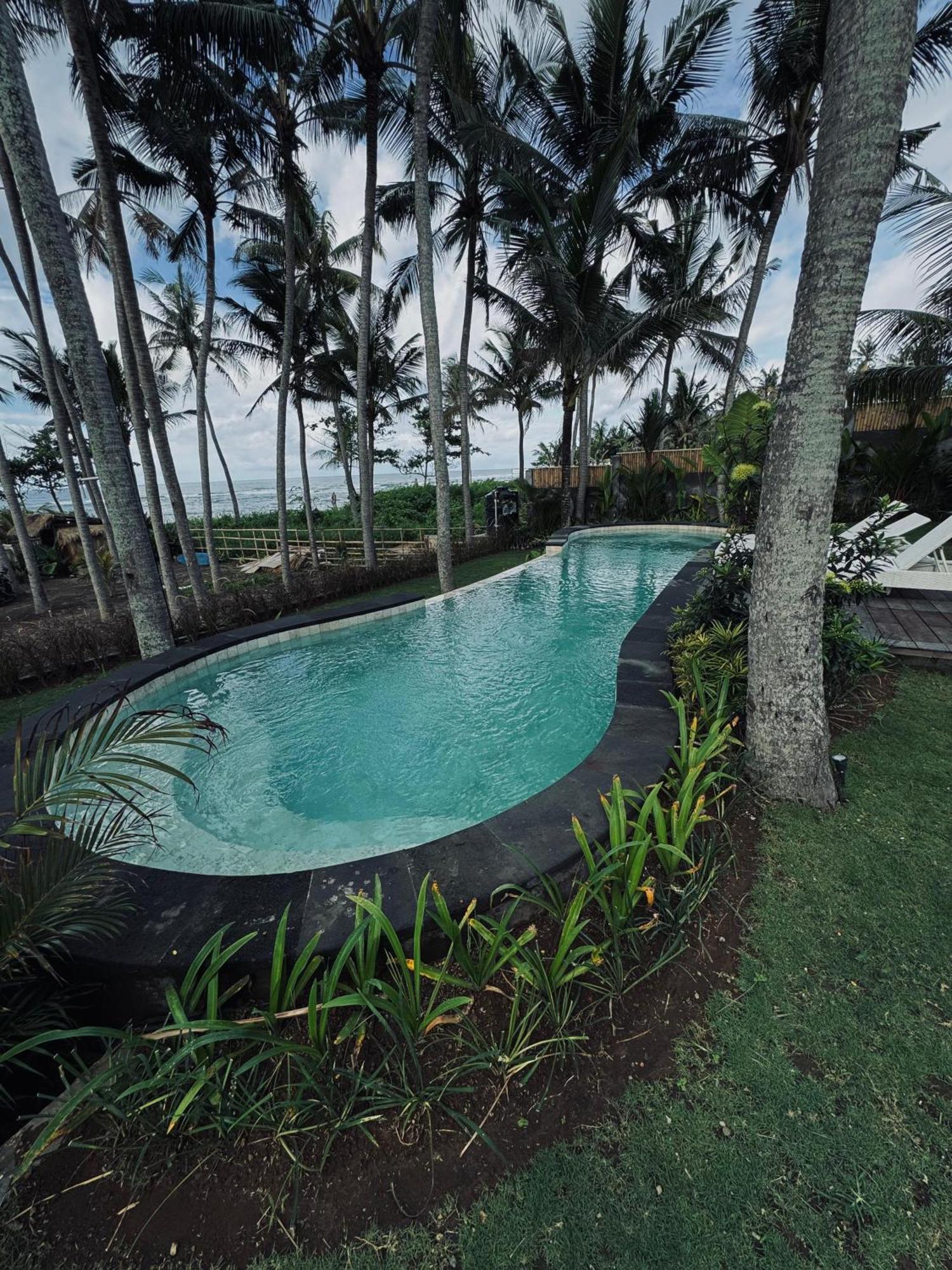 Hotel Uma Pantai Seseh à Canggu Extérieur photo